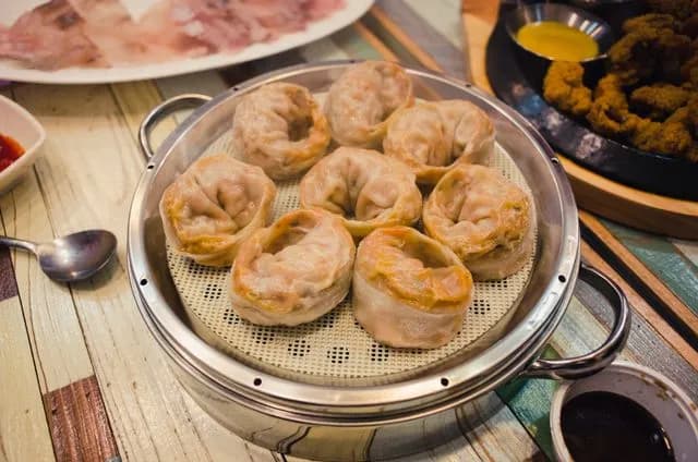 Fresh Nepali momo served with chutney